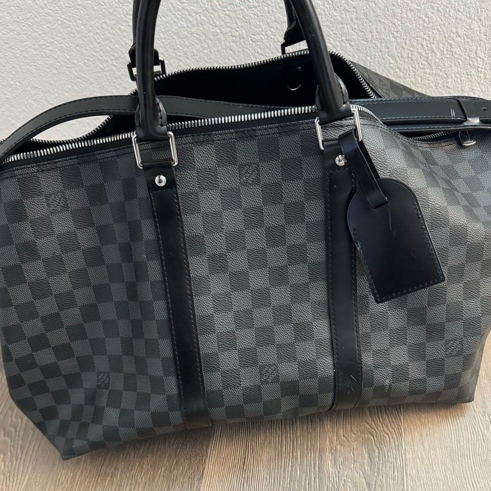 Louis Vuitton
Keepall Bandouliere Bag Damier Graphite 55